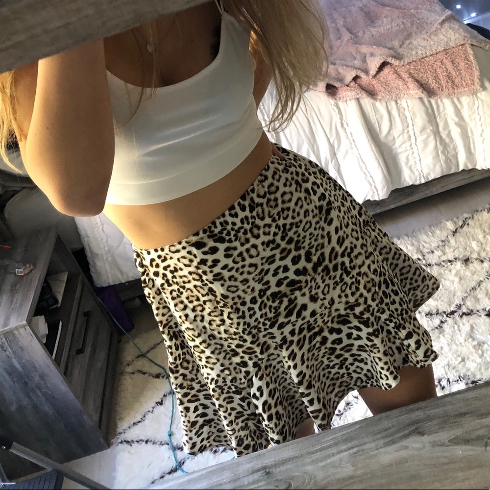 FRANCESCA’S - BRAND NEW cheeta print skirt